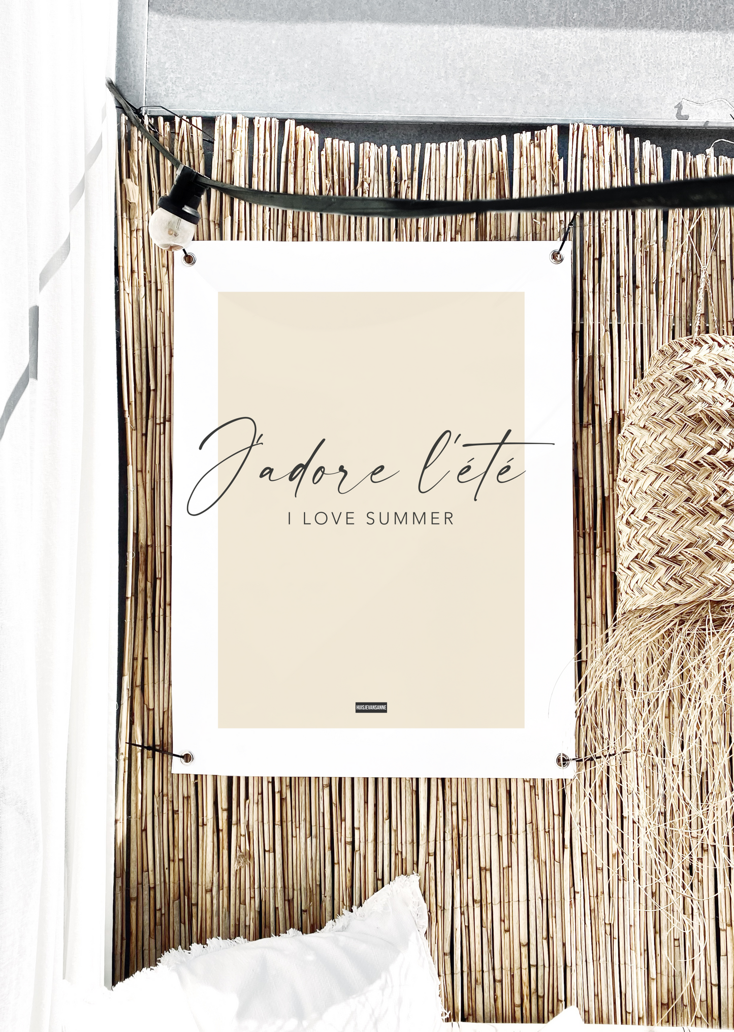huisje van sanne tuinposter voor buiten beige met wit en de tekst j'adore l'été - I love summer