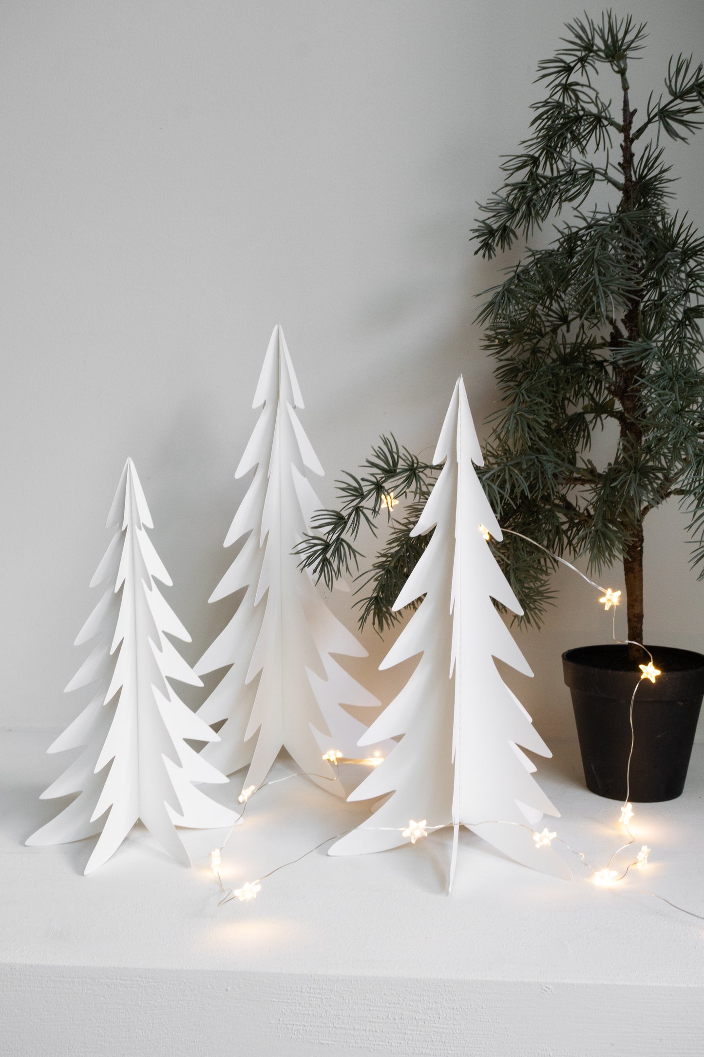 papieren kerstboompje wit