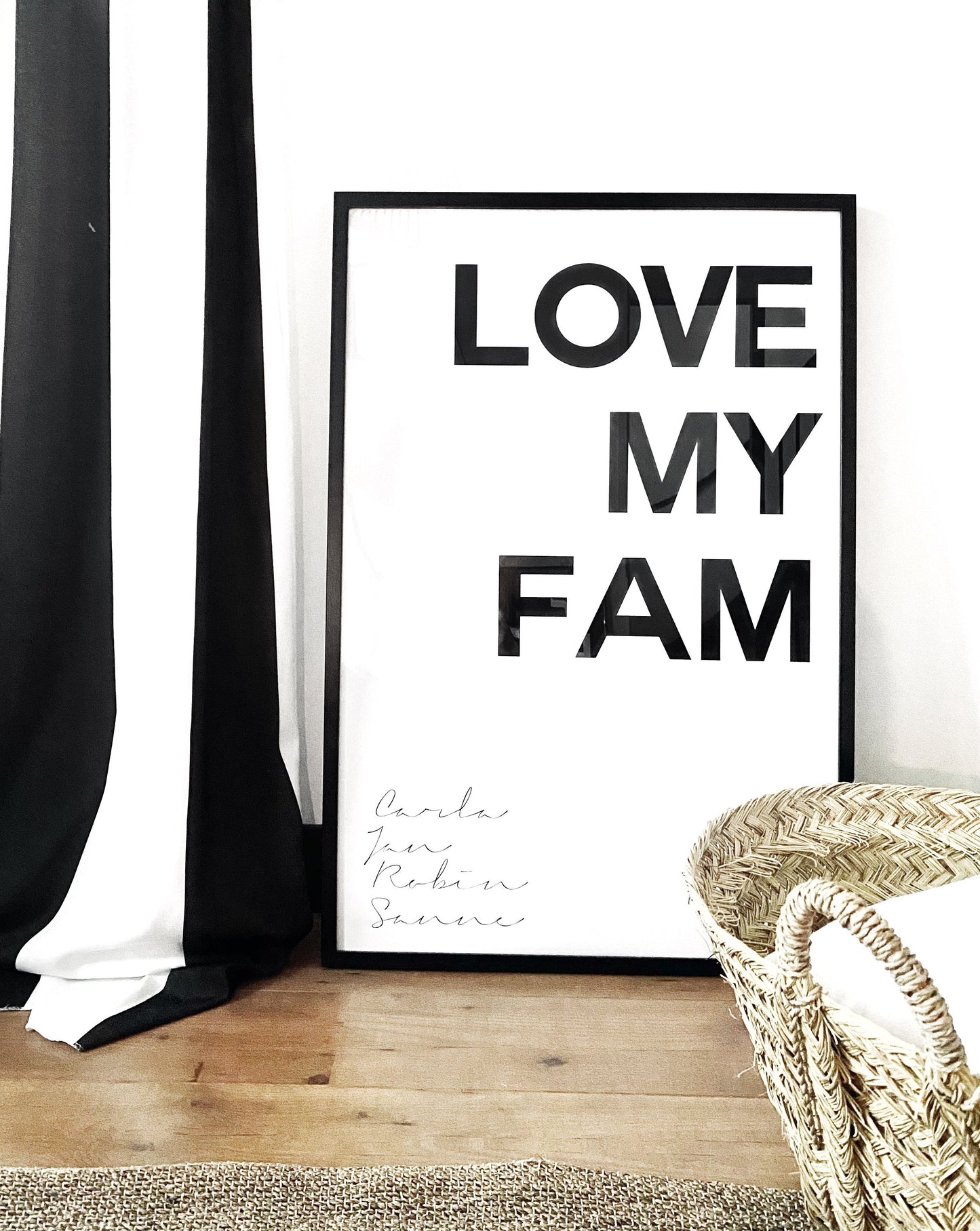 huisjevansanne gepersonaliseerde love my fam poster zwart wit met namen