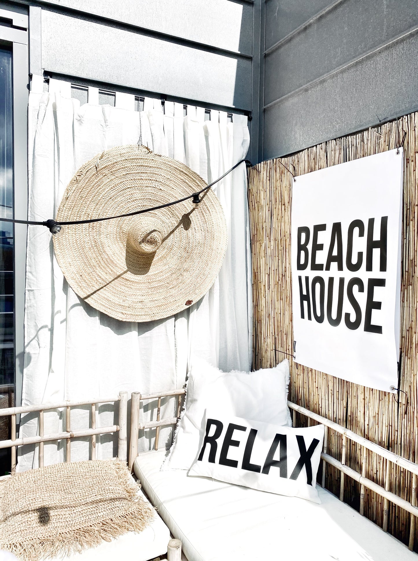 huisjevansanne tuinposter zwart wit met tekst beach house